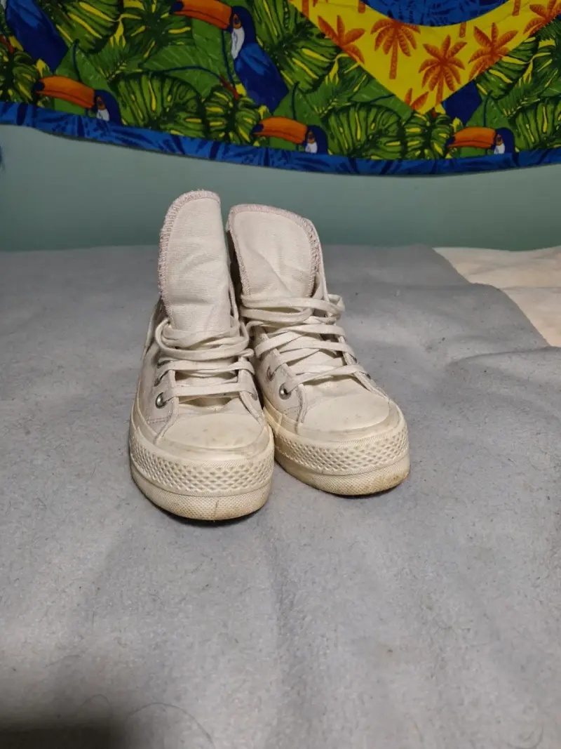 Zapatillas Converse blancas con bordado floral - 2