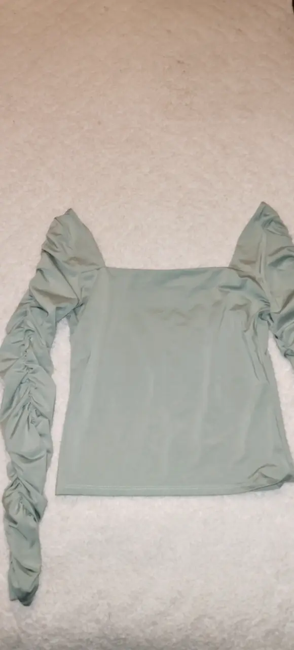 Polera verde con mangas fruncidas Sybilla - 1