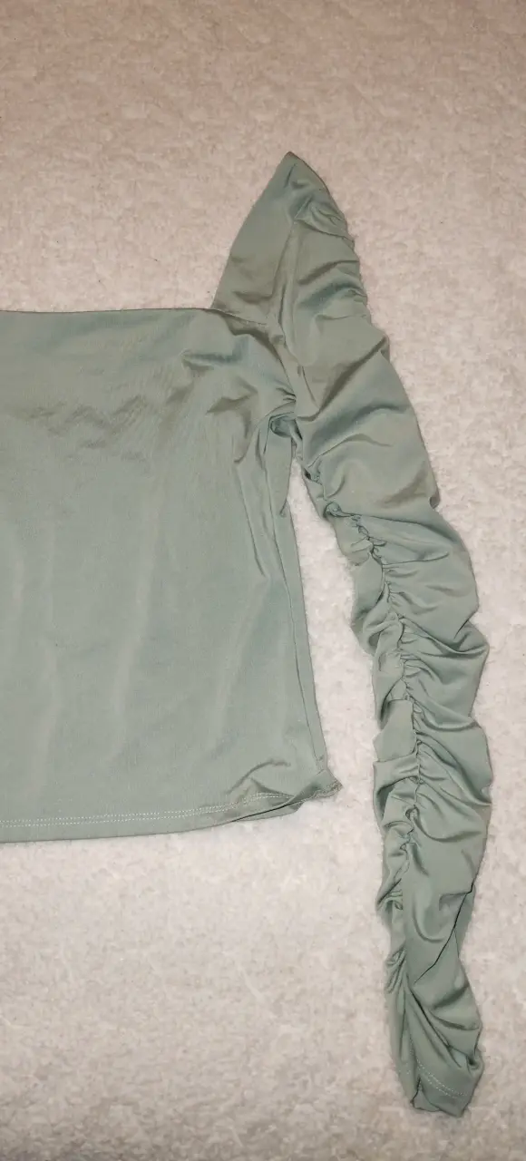 Polera verde con mangas fruncidas Sybilla - 2