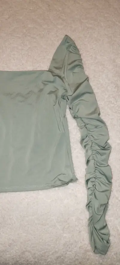 Polera verde con mangas fruncidas Sybilla - miniatura 2