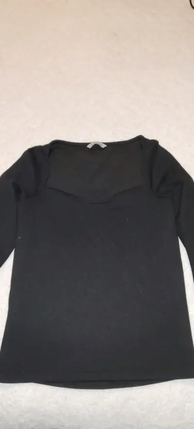 Polera negra de manga larga para mujer - miniatura 1