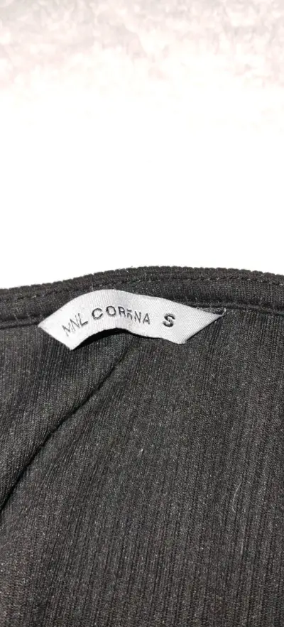 Polera negra de manga larga para mujer - miniatura 4