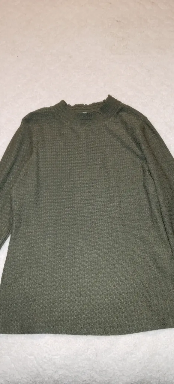 Blusa verde oliva de mujer - 1