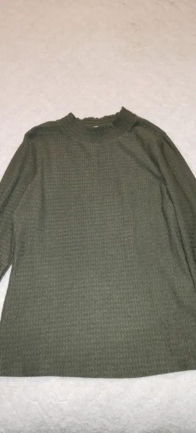 Blusa verde oliva de mujer - miniatura 1