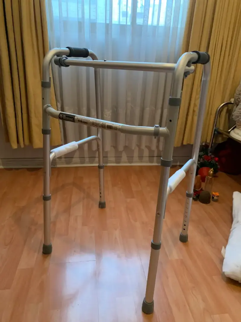 Andador plegable de aluminio para adultos