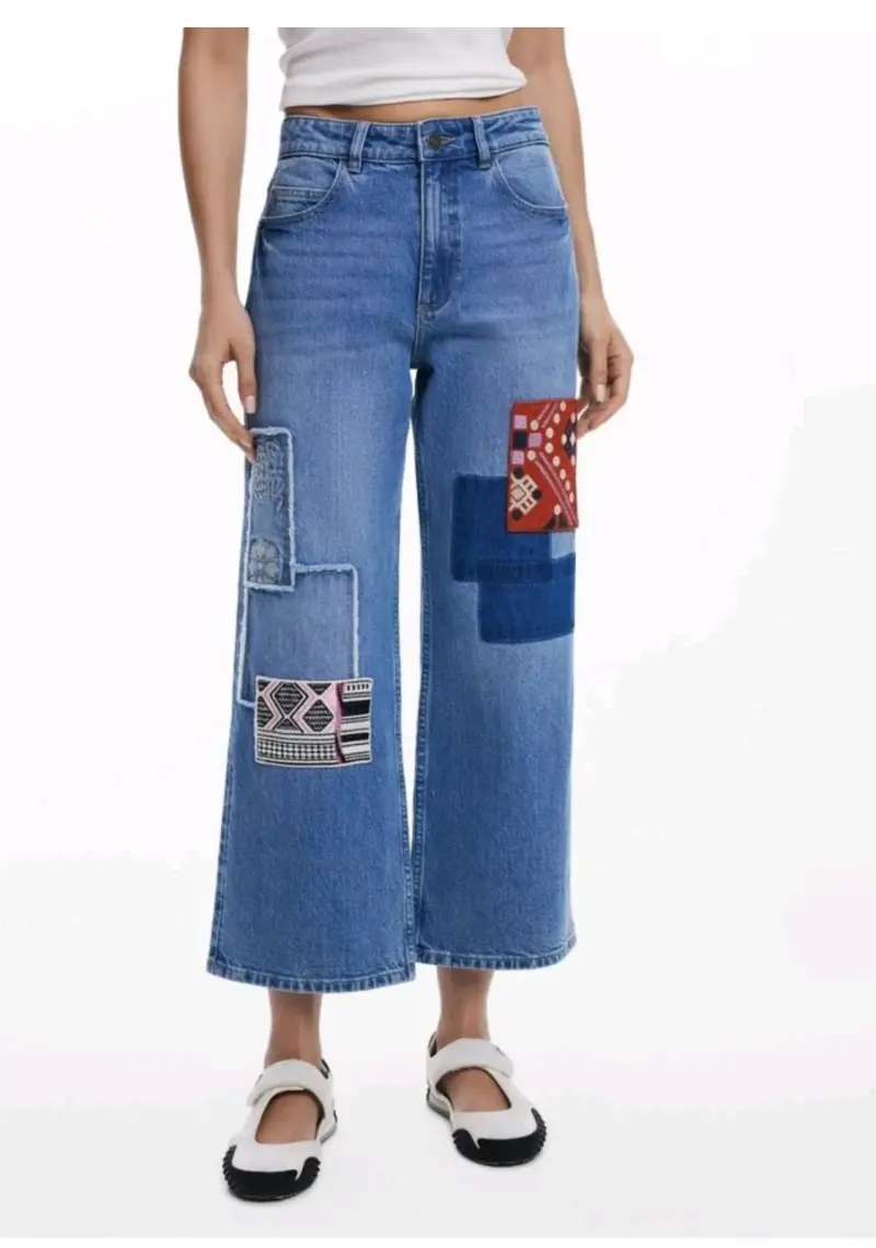 Jeans Desigual con parches decorativos - 2