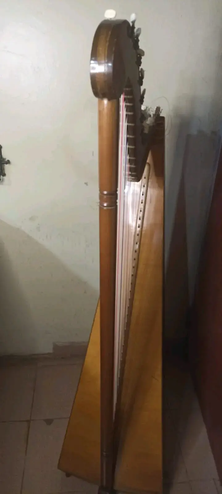 Arpa de madera clásica en buen estado - 2