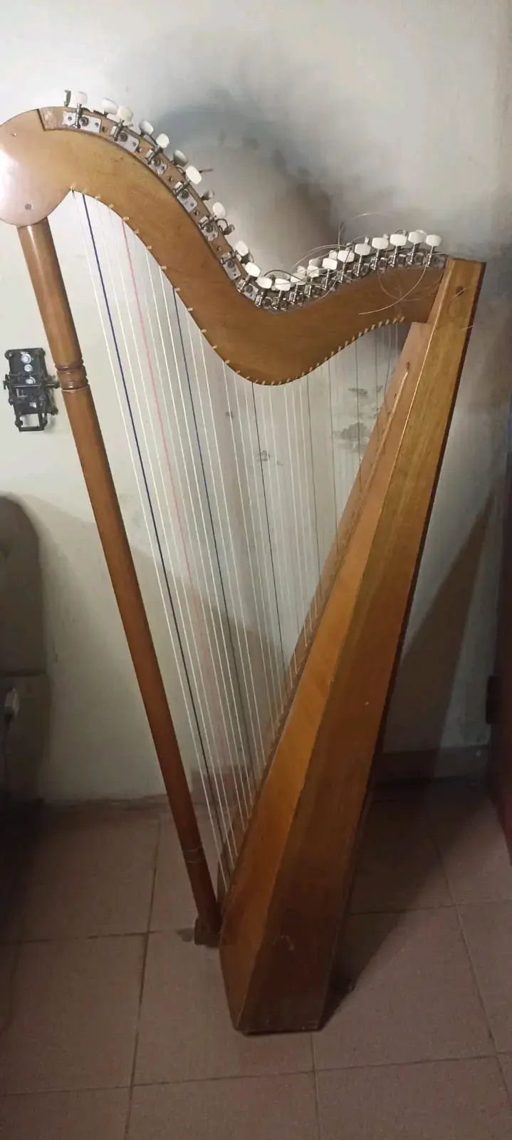 Arpa de madera clásica en buen estado - 4