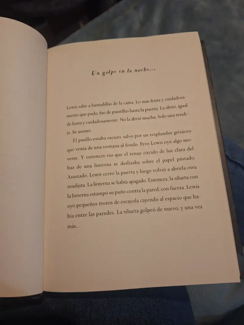 Libro 'La Casa del Reloj en la Pared' de John Bellairs - 2