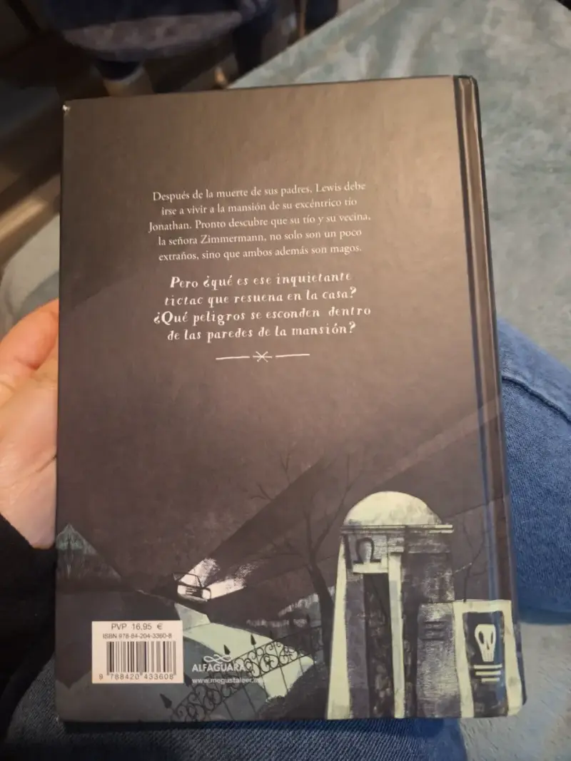 Libro 'La Casa del Reloj en la Pared' de John Bellairs - 3