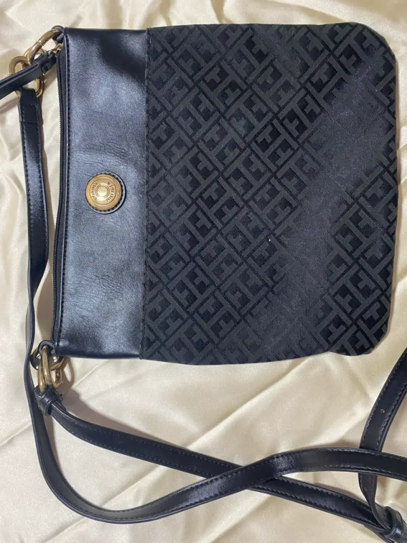 Bolso cruzado negro Tommy Hilfiger - 1