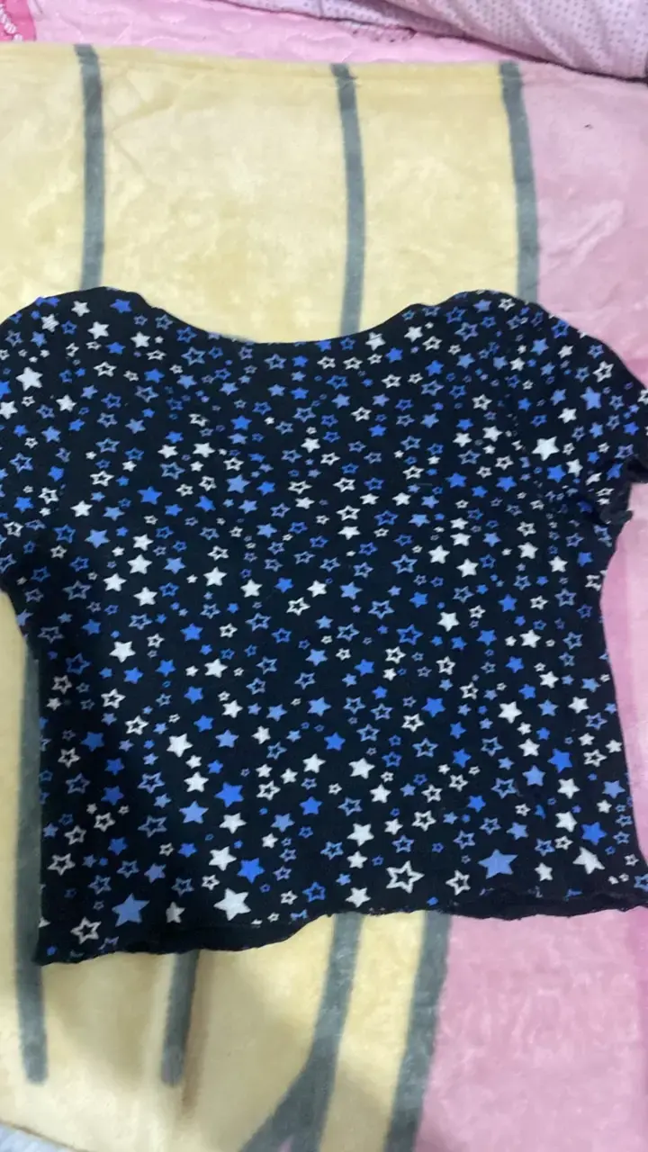 Polera de mujer con estampado de estrellas - 2
