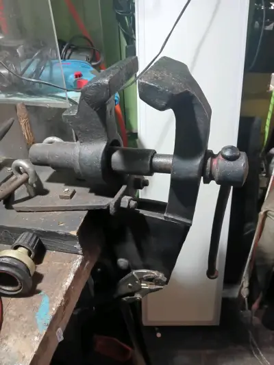 Tornillo de Herrero - miniatura 1