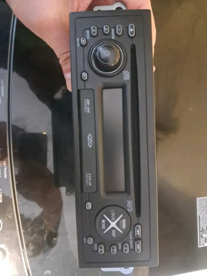 Radio de auto ORIGINAL CHERY IQ con USB y AUX - 2