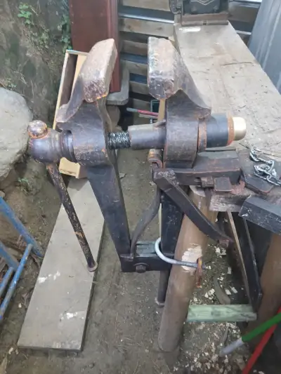 Tornillo de Herrero - miniatura 1