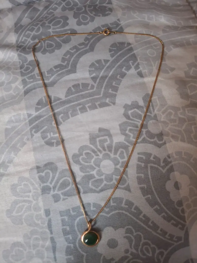 Collar Enchapado en Oro con Piedra Jade - 3