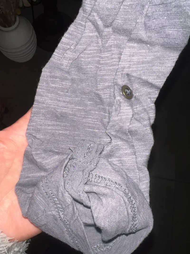 Polera larga Umbrale gris ajustable en la espalda - 4