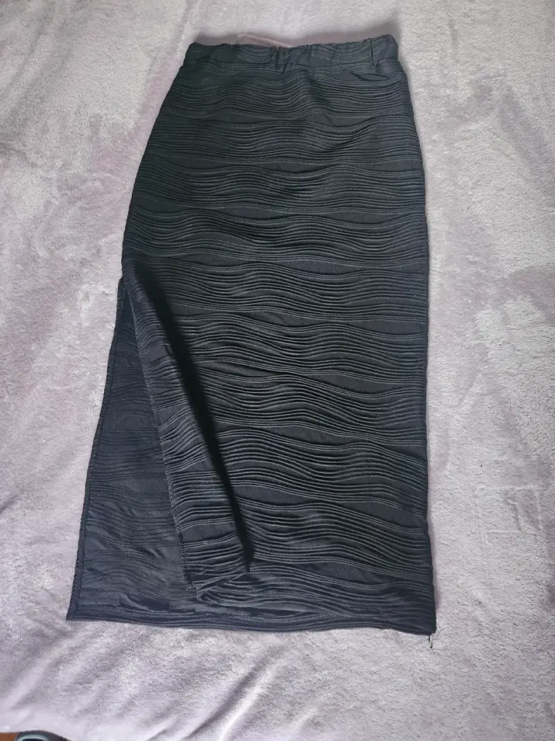 Falda larga negra plisada Shein talla M - 1
