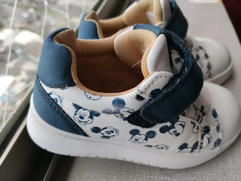 Zapatillas infantiles Opaline con diseño de Mickey - 3