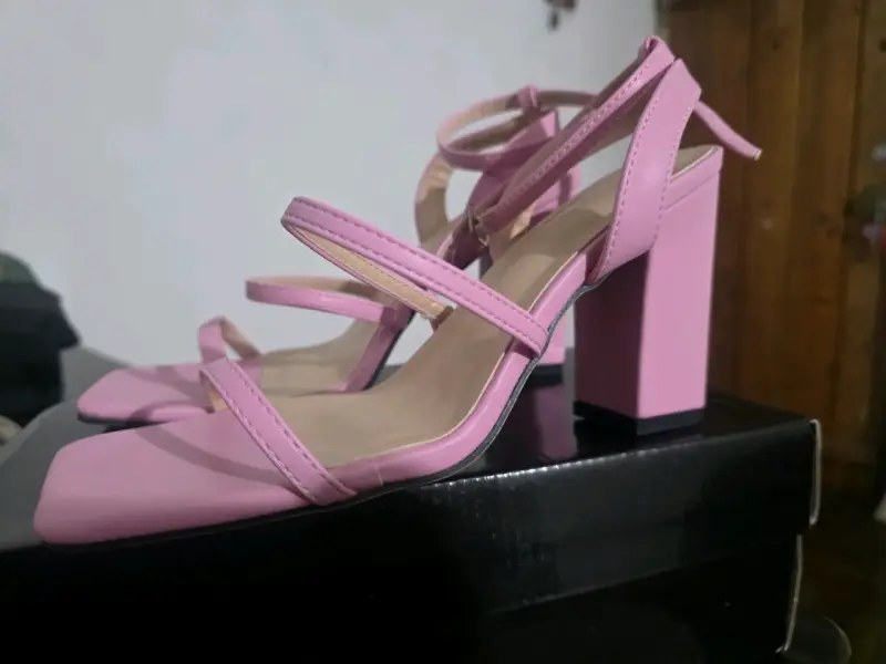 Sandalias de tacón alto rosadas para mujer - 3