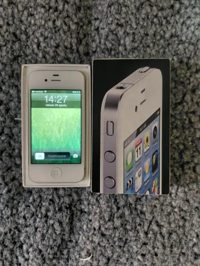 iPhone 4 8GB Blanco en Buen Estado - miniatura 1