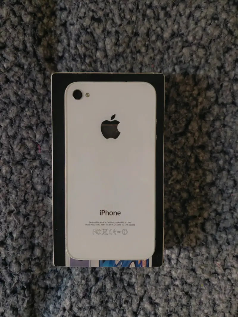 iPhone 4 8GB Blanco en Buen Estado - 2