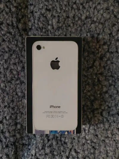 iPhone 4 8GB Blanco en Buen Estado - miniatura 2