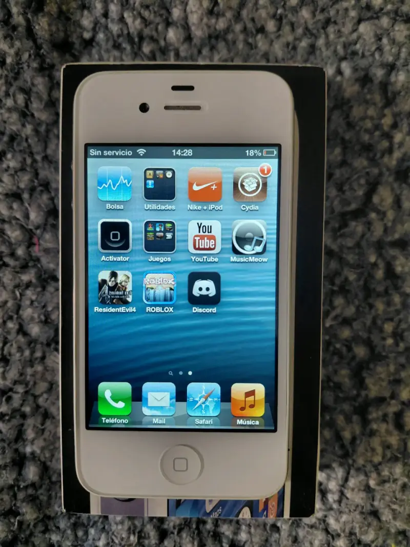 iPhone 4 8GB Blanco en Buen Estado - 3