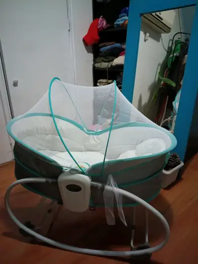 Cuna mecedora para bebé con mosquitero Baby Link - miniatura 2
