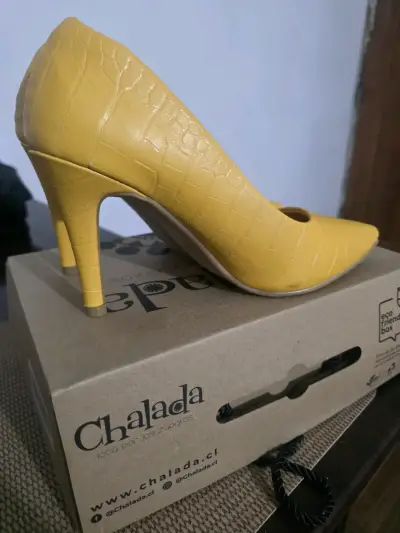 Zapatos de tacón amarillo Chalada - miniatura 2