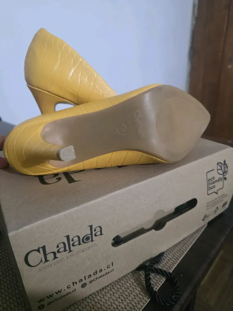 Zapatos de tacón amarillo Chalada - 3