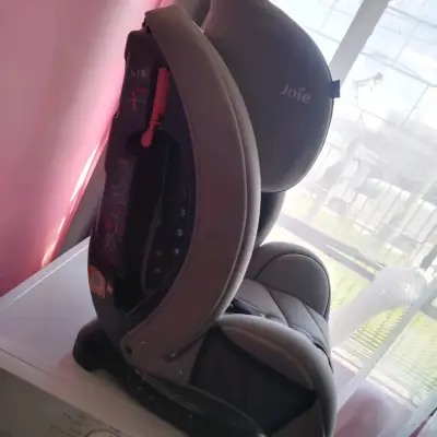 Silla de auto para bebé Joie gris - miniatura 2