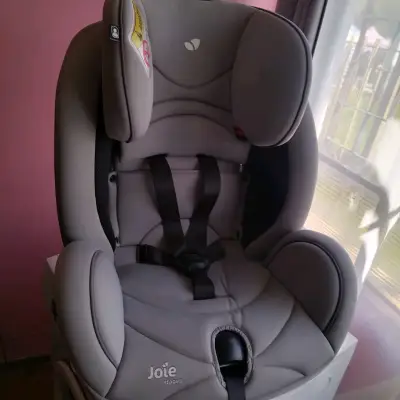 Silla de auto para bebé Joie gris - miniatura 3