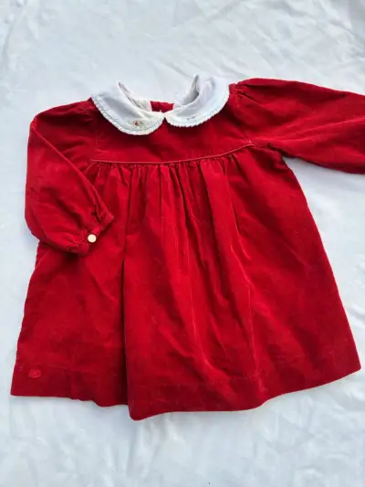 Vestido de bebé rojo con cuello bordado - miniatura 1