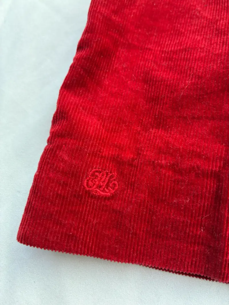 Vestido de bebé rojo con cuello bordado - 2