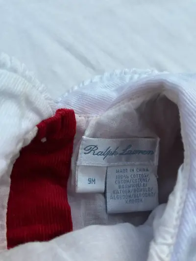 Vestido de bebé rojo con cuello bordado - miniatura 5