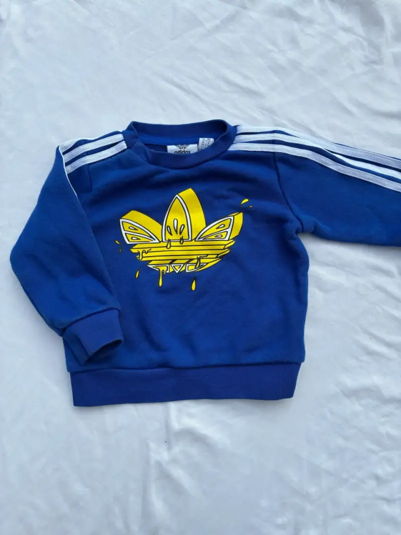 Polerón azul para niños Adidas con logo amarillo - 2
