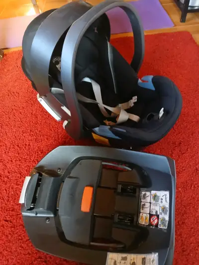 Silla de Auto para Bebé con Base - miniatura 1
