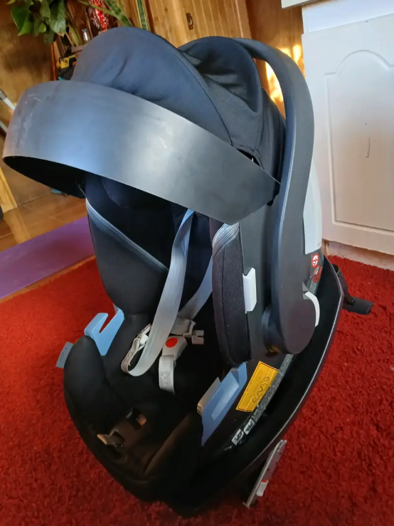 Silla de Auto para Bebé con Base - 2
