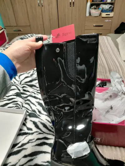 Botas de charol negras con tacón alto para mujer - miniatura 4