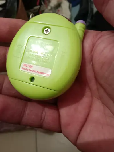 Tamagotchi Connection verde con flores - miniatura 3