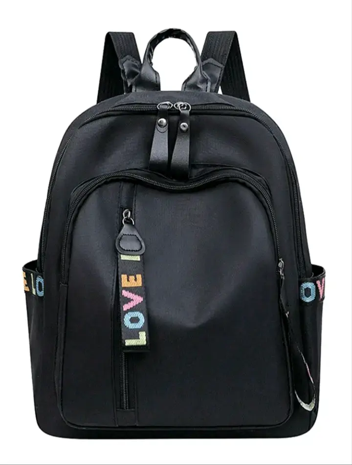 Mochila negra con diseño LOVE - 6