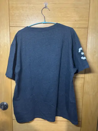 Polera U.S. Polo Assn gris oscuro con logo bordado - miniatura 2