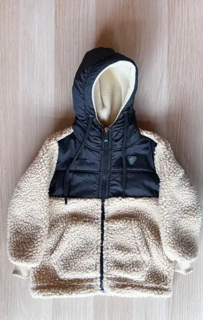 Chaqueta de niño con capucha y forro polar - miniatura 1