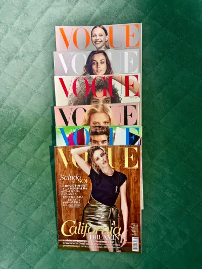 Colección de revistas Vogue en buen estado - miniatura 2