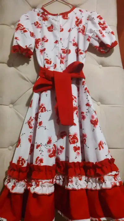 Vestido floral rojo y blanco con volantes - miniatura 4
