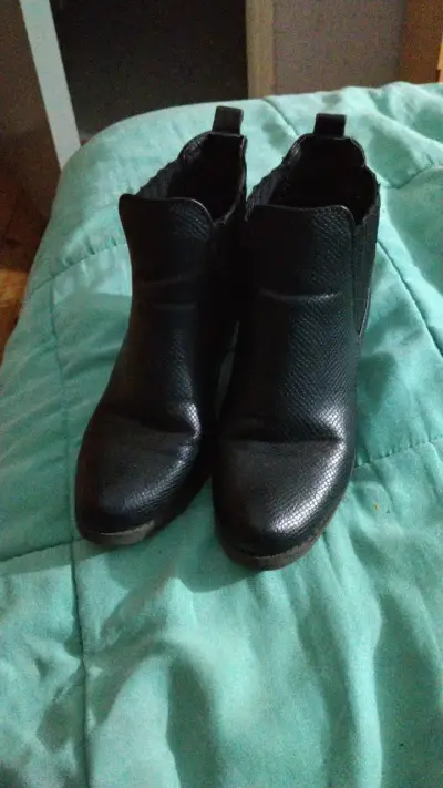 Botines negros de cuero para mujer - miniatura 1