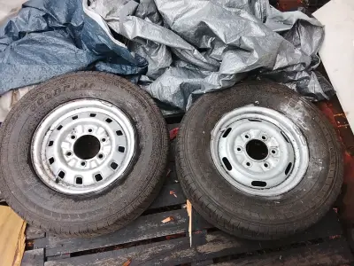 Neumáticos 215/75R14C con llantas usadas - miniatura 3