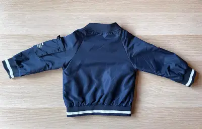 Chaqueta bomber azul para niño con detalles - miniatura 4