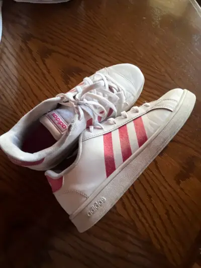 Zapatillas urbana blancas con rayas rosas Adida - miniatura 1